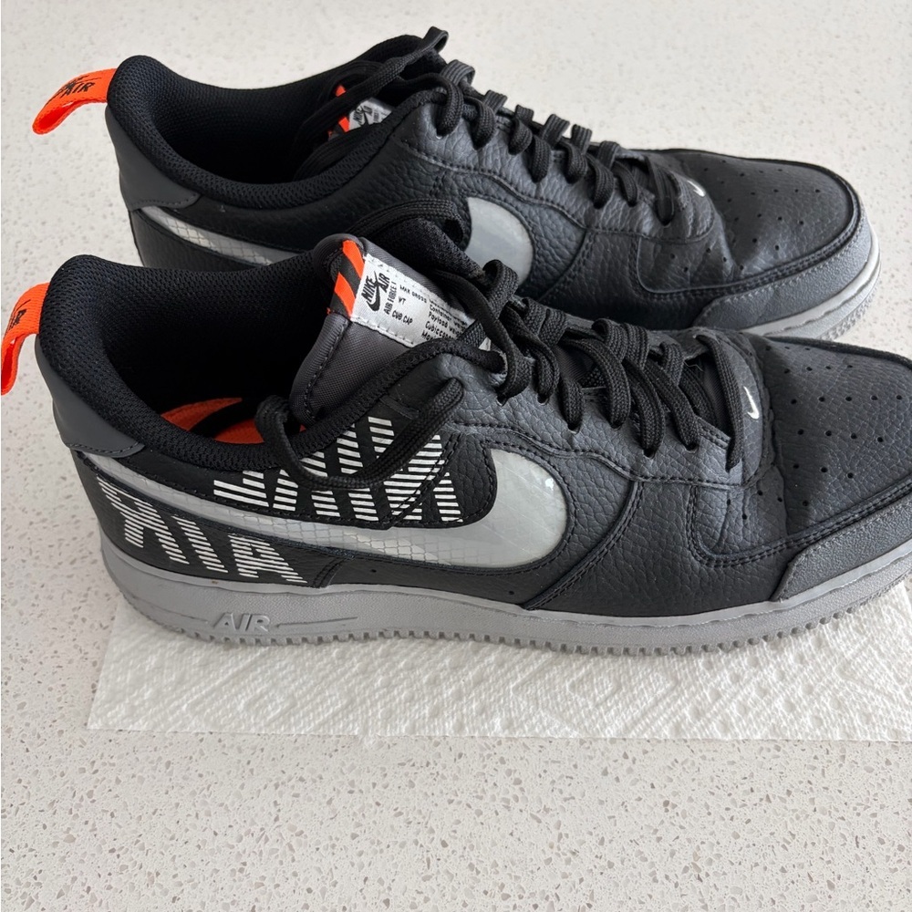 Nike Air Force 1 Men’s Black and Silver Sneakers - Picture 3 of 8